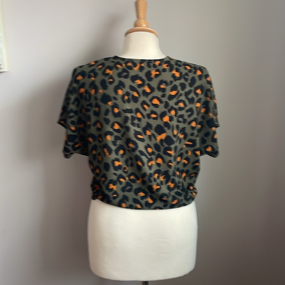 Monki & Lou Tie Crop Top - Picture 2 of 4